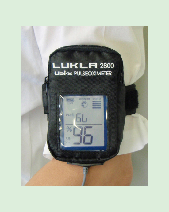 画像1: 【LUKLA2800シリーズ共通　アームポーチ】ユビックス製　★腕に固定して、運動時にも測定可能！★